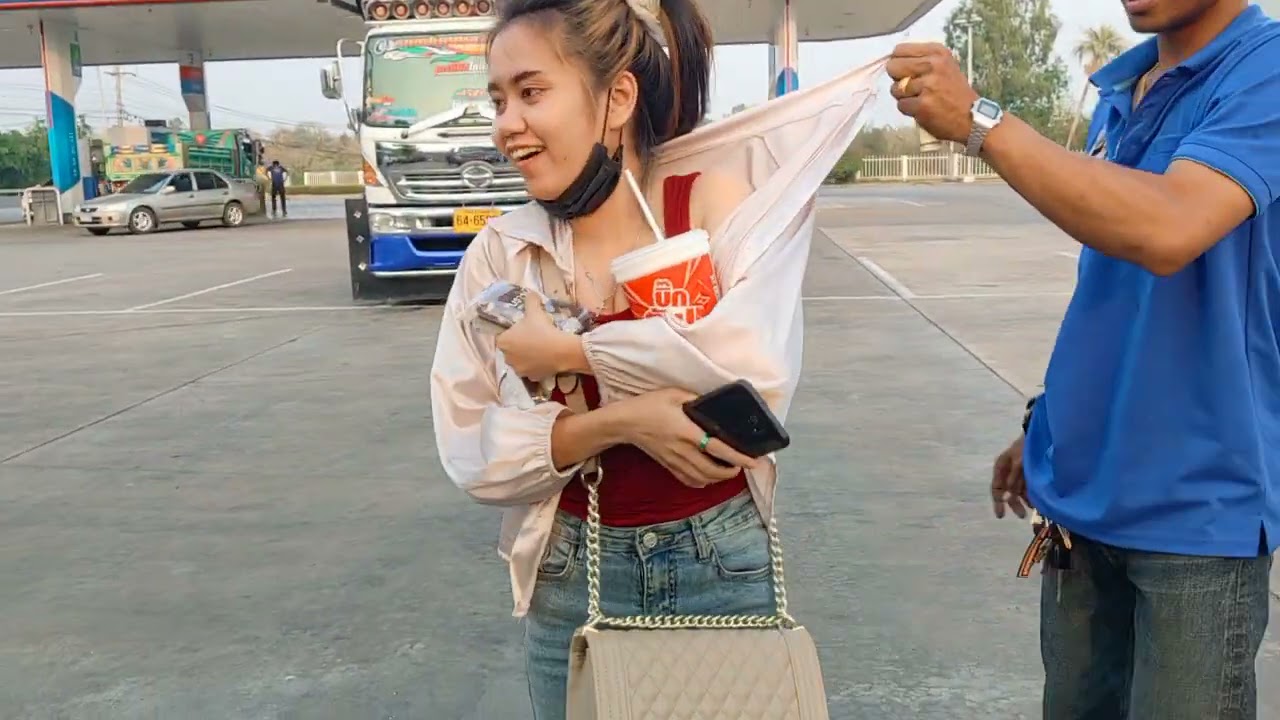 นักร้องสาวรถแห่บุญหลายโดนแกล้ง ให้ร้องเพลง มกราคมกุมภาพันธ์มีนาคม