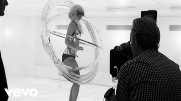 Lady Gaga - Bad Romance (Official Behind the Scenes)