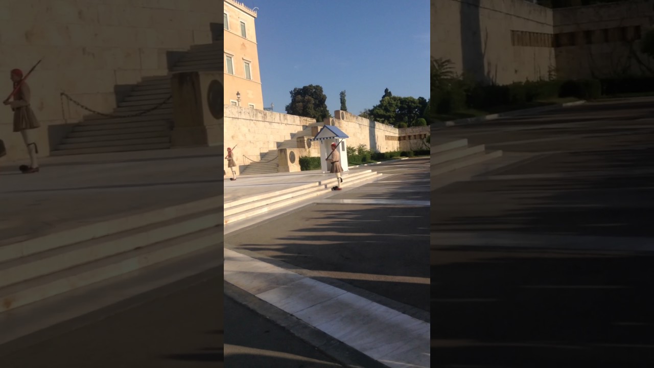 Greek soldiers guarding the old royal palace