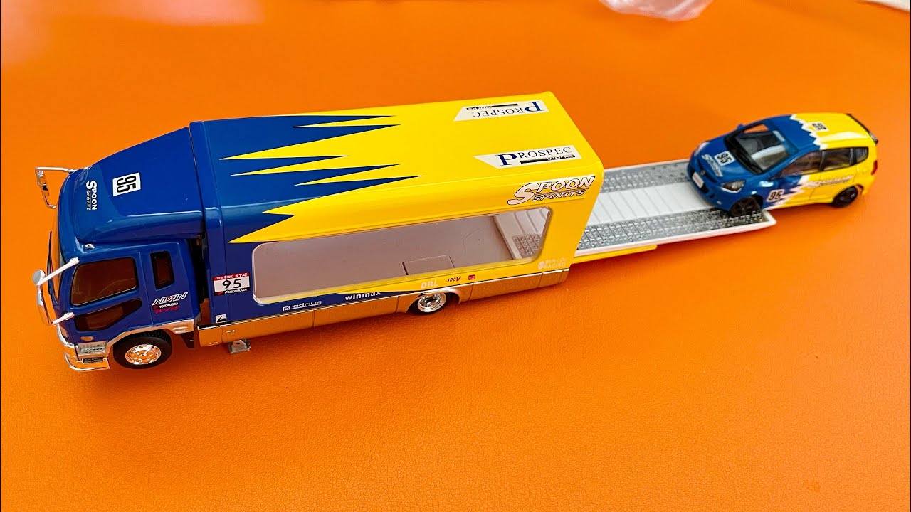 GCD Mitsubishi Fuso Fighter 2017 Truck Spoon 1/64 - YouTube