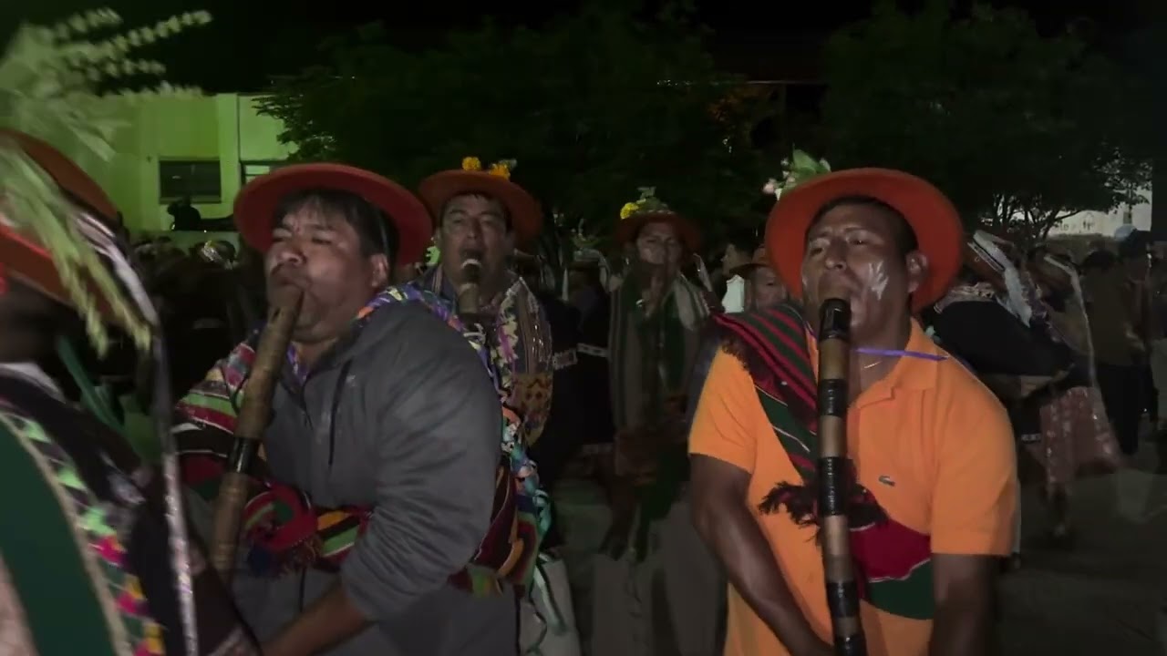 CARNAVAL CALCHEÑO 2025/ Curaca Agustín Tito y Olga Mallon/ entrada a Plaza Calcha día Martes