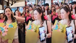 Thousands of Fans Mob Tang Yi’s Arrival! Insane Welcome Crowd 🤯🔥