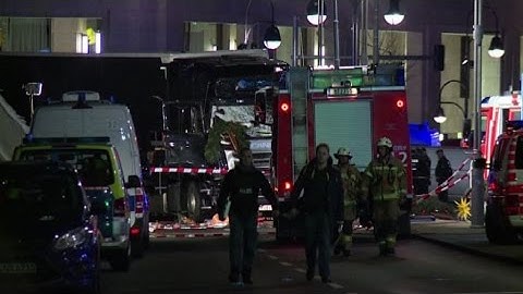 Berlino, strage a un mercato di Natale: probabile attentato