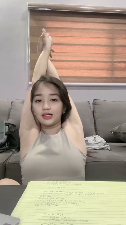 angkat tangan sambil pamer ketek mulus #ketiak #armpit