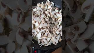 Картофель с грибами по домашнему