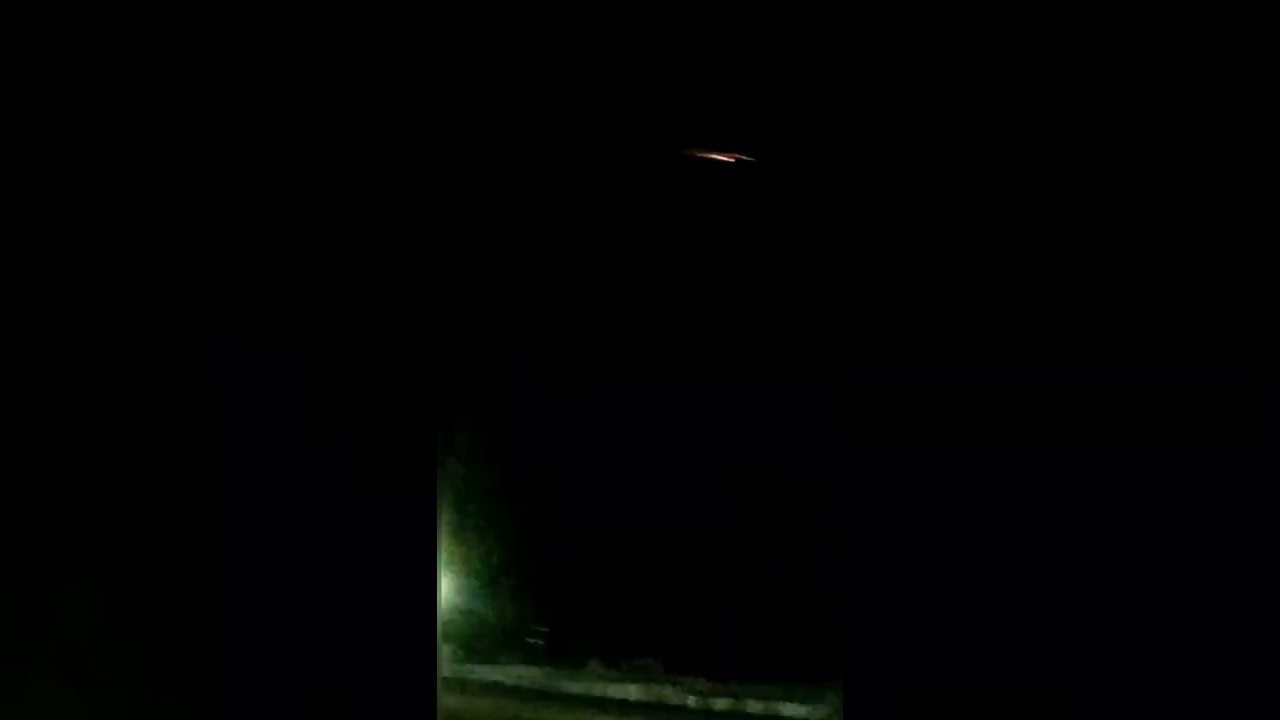 Rocket/ Meteor/ Satellite falling from Sky Recorded on Camera | 02/04/2022