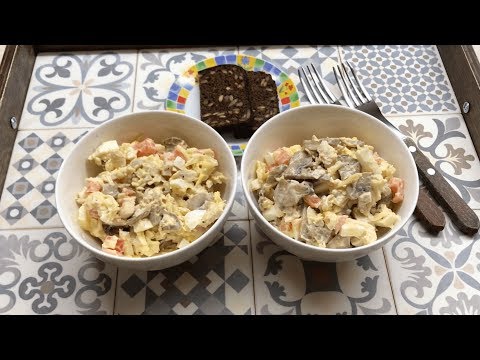 Видео рецепт Салат с шампиньонами и куриной грудкой