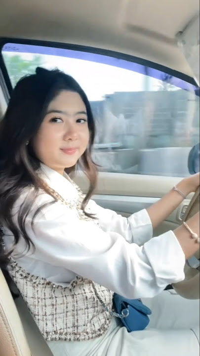 OCHI ALVIRA MENGENDARAI MOBIL #maulanaardiansyah #ochialvira