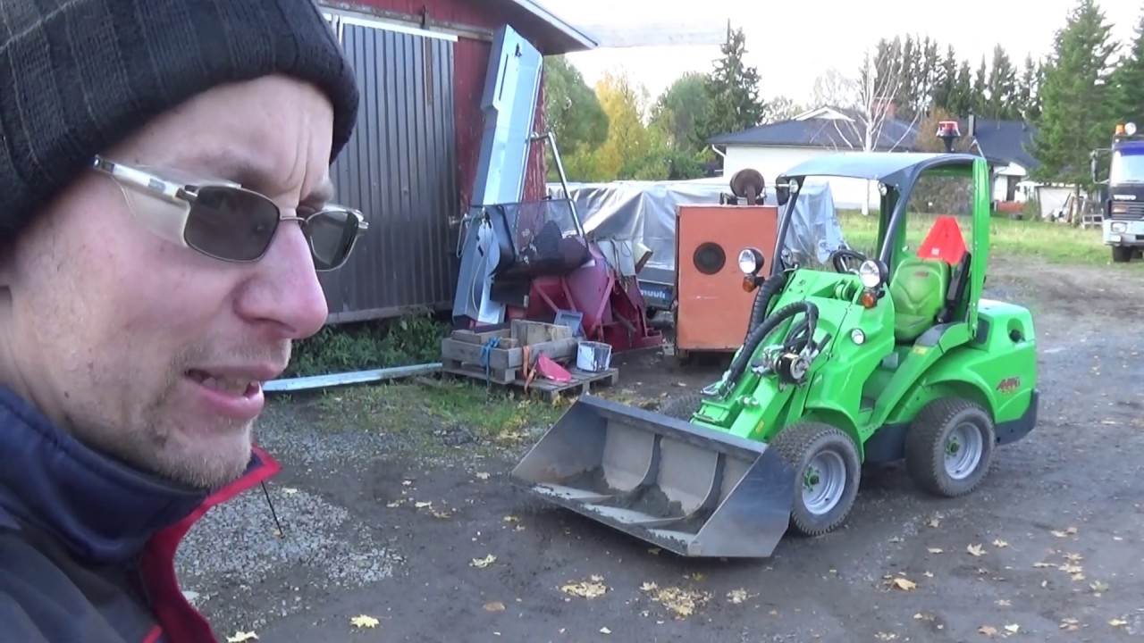 Uudempi avant töissä. Ja mitä myyjä vastasi.