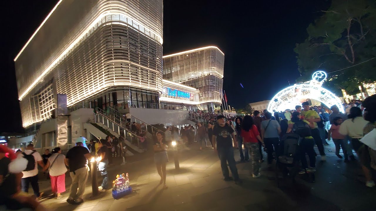 ASI LUCE EL CENTRO HISTÓRICO EN EL SALVADOR 🇸🇻 