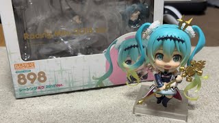 ねんどろいど898・レーシングミク2018verを開封しポージングを組み立て