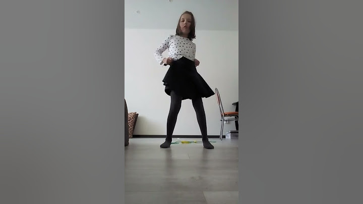 хотела снять юбку а видео опять снять надо****