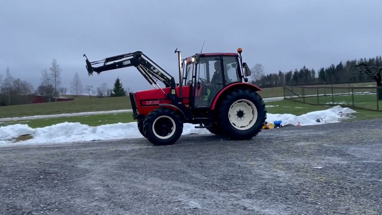 Traktor med lastare Zetor 8540