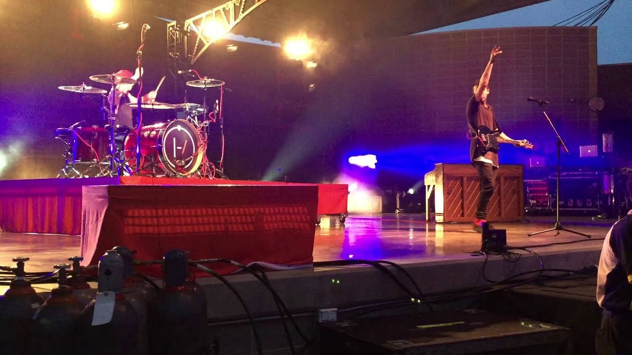 RideTwenty One Pilots (Live in Papillion, Nebraska 9/23/15) YouTube
