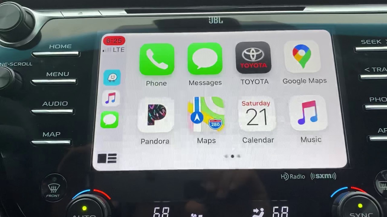 Toyota Camry, apple CarPlay! - YouTube