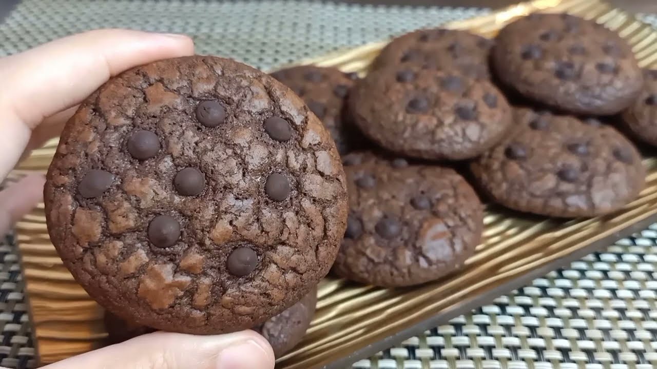 أحسن و أروع وصفة كوكيز في وقت قصير مڨرمش من برا و معلك مالداخل بطريقة بسيطة و سهلة و البنة روعة