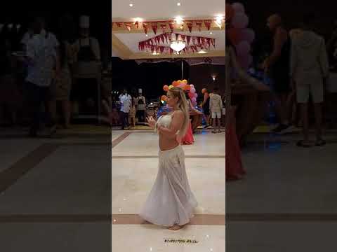 الراقصة التى هزت عرش صافيناز