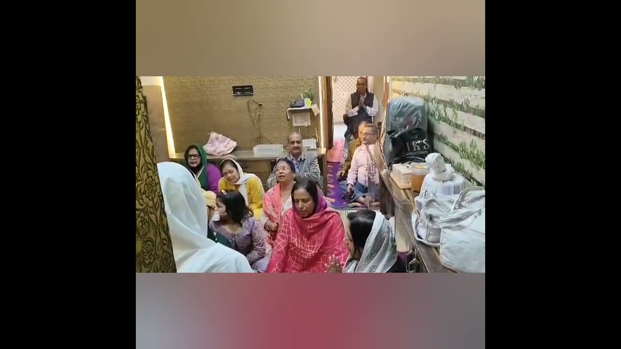 साध्वी डालिमा-परिधी जी म. साहिबाबाद में नीलू-नवीन जैन जी के 1 दिन प्रवास के पश्चात जैन स्थानक पधारे।