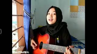 Ladies viking ini bernyanyi suaranya bagus .percinta maung Bandung