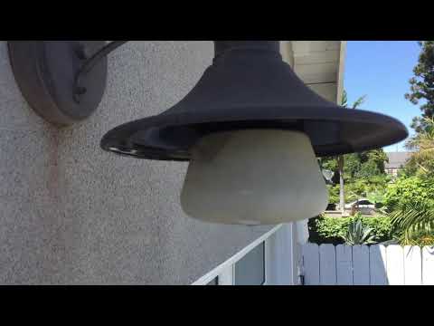 Hack For Unscrewing A Stuck Light Cover