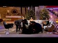 وصول فؤاد يمين الى بيت الكل حاملا هدية لعادل كرم بيت الكل 