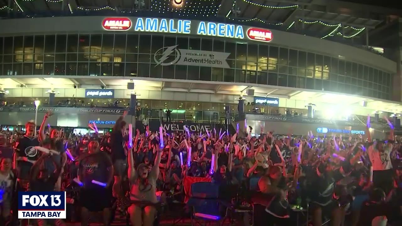 Tampa Bay Lightning fans celebrate gamewinning goal YouTube
