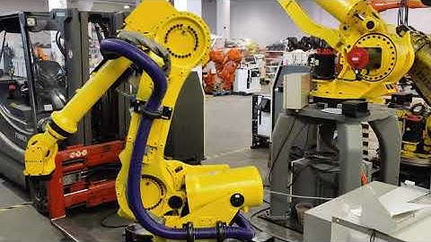 Industrial robot Fanuc R2000ib-165F at Eurobots