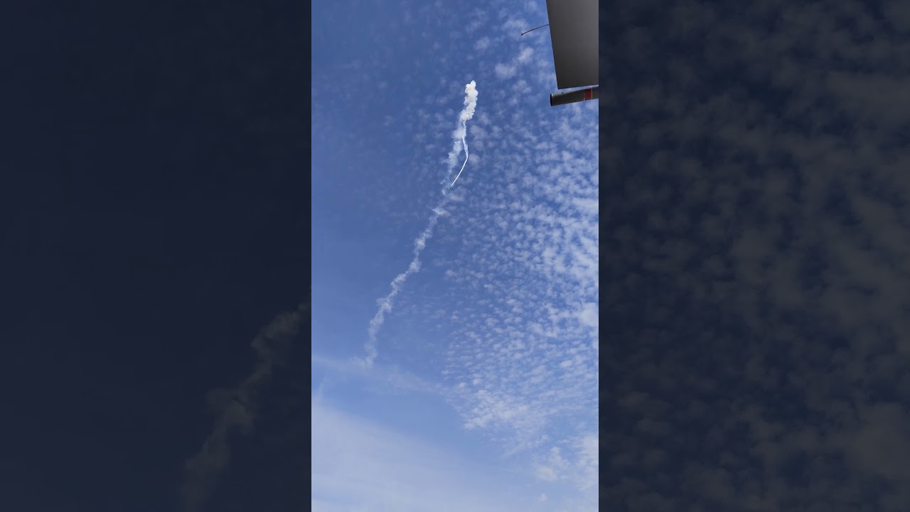 driving back into the smoke #planes #aviation #avgeeks #viral #dubai #shorts #fyp #stunt