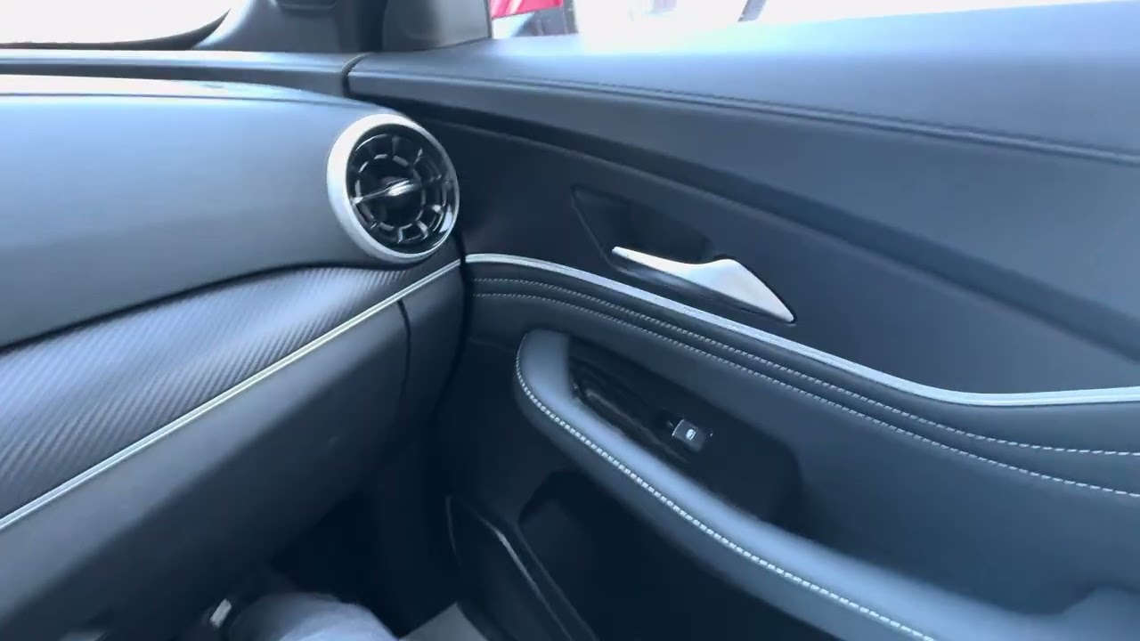 Новый EVOLUTE I-SKY в салоне 