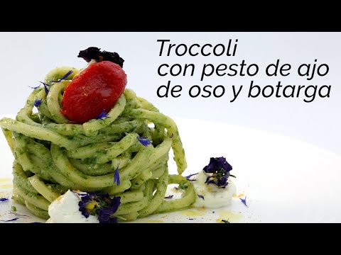 Troccoli con pesto de ajo de oso y botarga