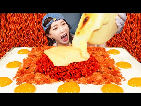 대왕 치즈 폭포 🧀 직접 만든 김치볶음밥 🔥 불닭볶음면 먹방 레시피 Kimchi <strong>Fried</strong> <strong>Rice</strong> Bukldak Noodles <strong>Recipe</strong> Mukbang ASMR Ssoyoung