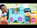 Pepee ve Bebe için Play Doh oyun hamuru ile arabada dondurma! Çocuklar için eğlenceli video