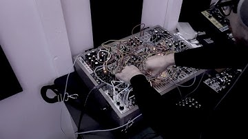 Live Eurorack modular synth west coast experimental glitch music with 0-ctrl, Quadrax, Instruo CS-L
