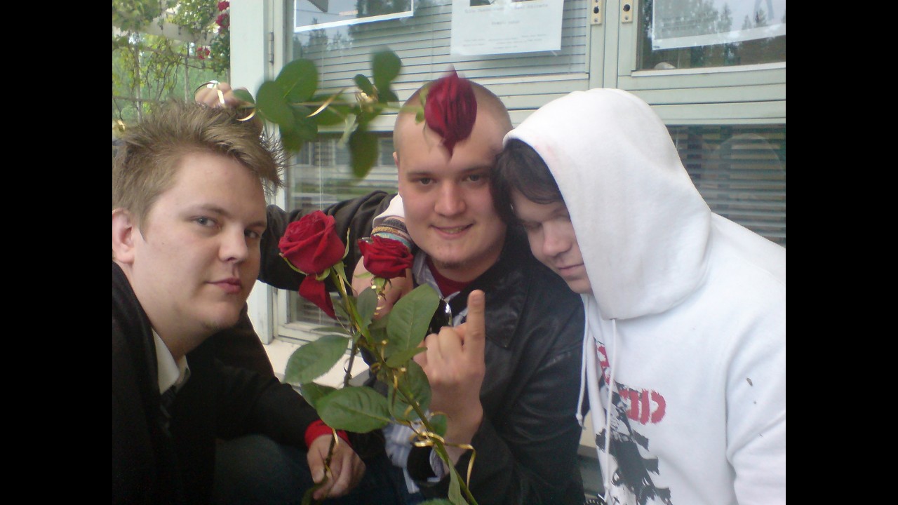 Enomme Musta poistetut kohtaukset