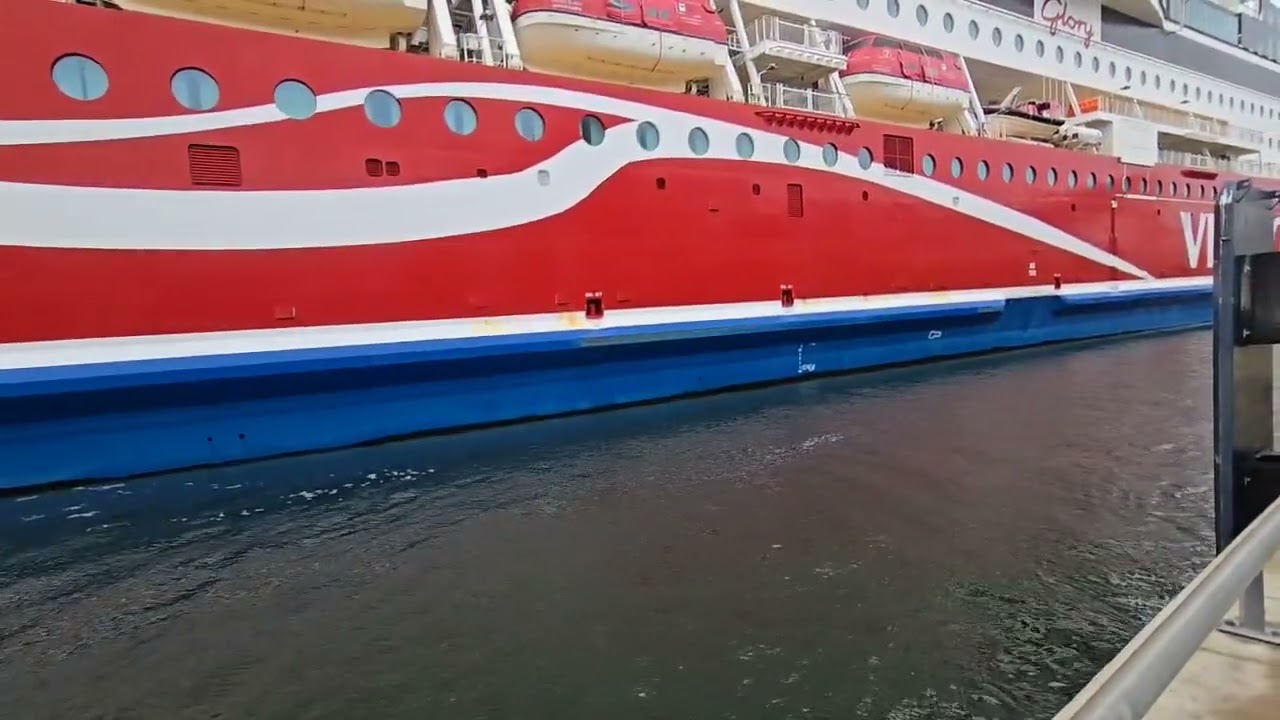 Glory och grace far i väg från mariehamn