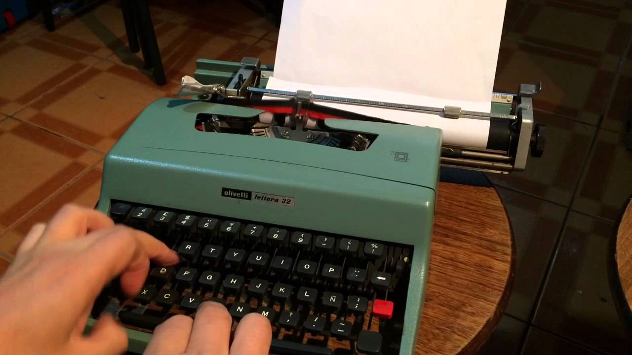 Máquina de escribir marca Olivetti. - YouTube