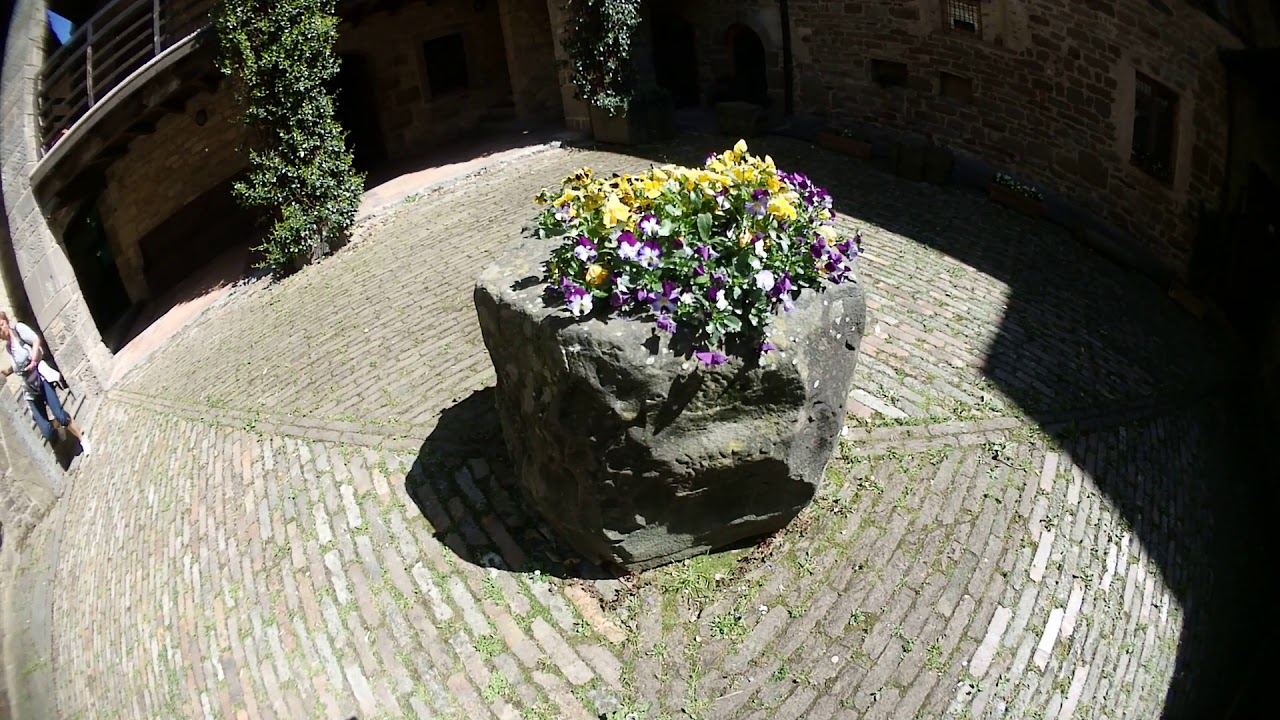 FIORIERA RICAVATA DA UN PLINTO LAPIDEO ALTOMEDIOEVALE