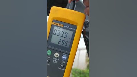 Check the wind speed level in the work area using an anemometer #shorts #short #shortsfeed