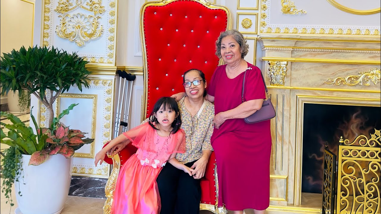 Tháng 12/2025, dạo quanh Lachateau Hotel mùa giáng sinh