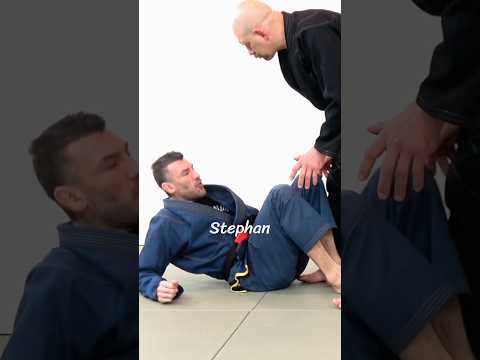 How old, stiff, inflexible people can stop their guard from being passed in BJJ