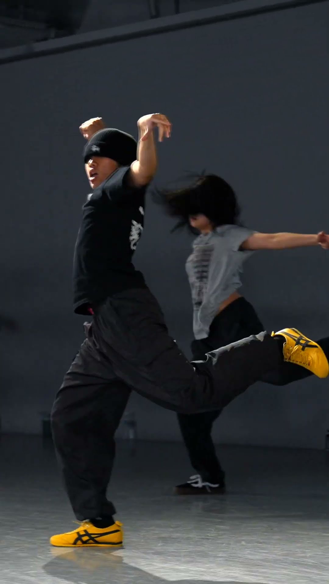 flowing dance moves?? @jameel.carlo #yechan #learner #class