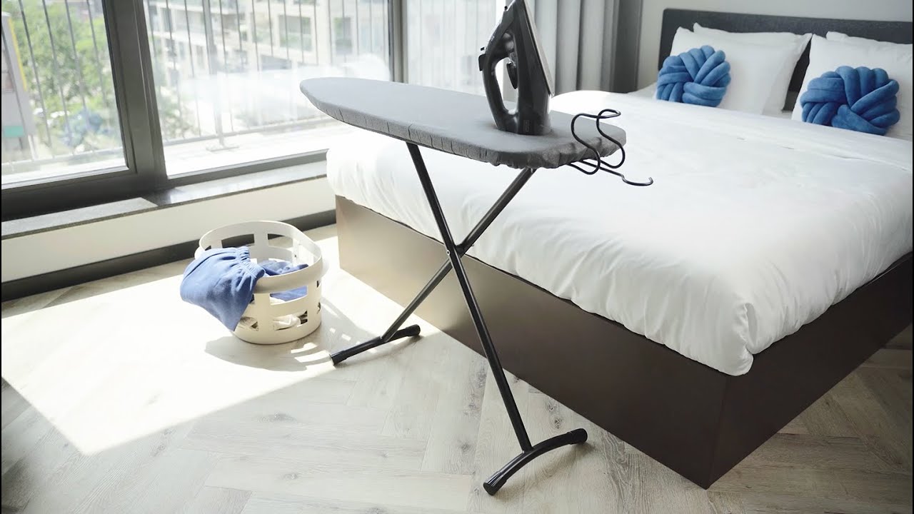 MOOR Audrey ironing board and Emma iron