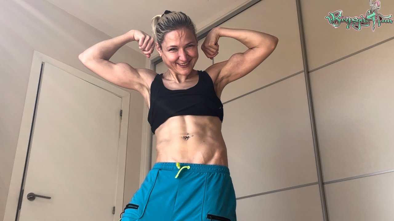 Flexing My Hard Abs (And Arms) - YouTube