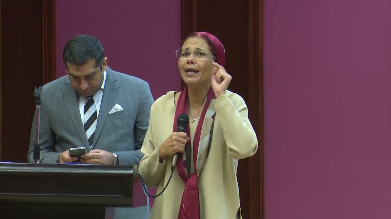 كلمة الدكتورة نادين في حفل تخرج كلية طب الازهر بأسيوط