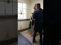 SWINGING AND DROPPING HEAVY HAMMER FOR IMPACT TOUGHNESS BAR TEST ON MOUTON PENDULE DE CHARPY