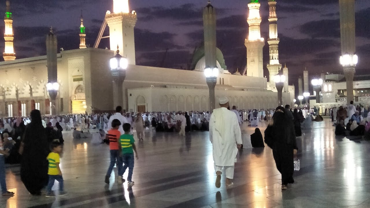 عبد الاله حيمر يبدع كعادته في تلاوة عطرة