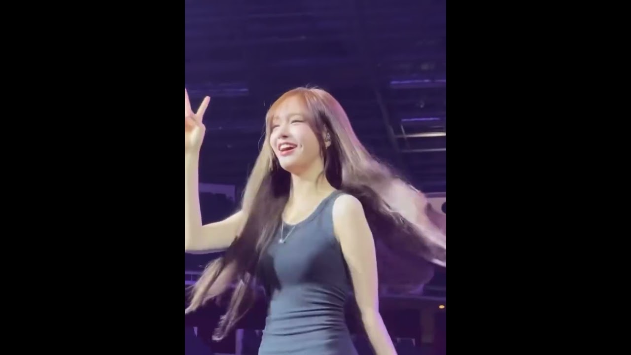 Liz Sound Check - 260509 Singapore - IVE 아이브 World Tour Show