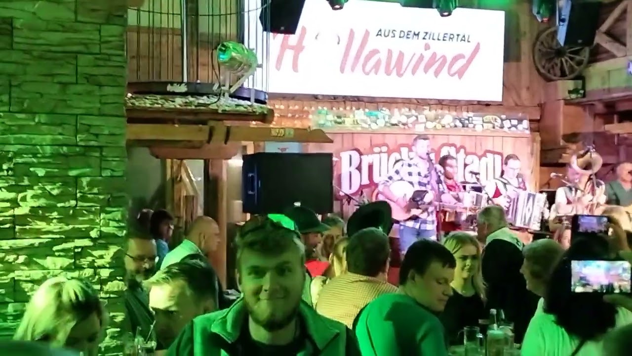 @ Brückenstadl Mayrhofen. 30-07-2023 Hollawind gesamt mit Juhe aus Tirol