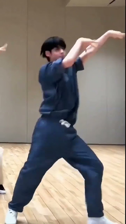 I swear SOOBIN looks super shy😼 #supershy_newjeans #txt #soobin