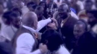 APOSTLE DAVID HARRISON LAYING HANDS IN FULL DELIVERANCE!